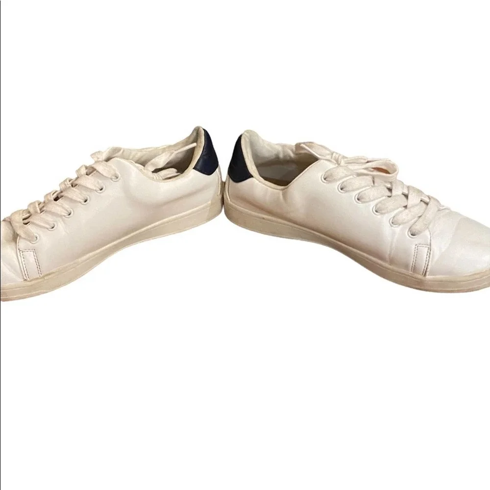 Target white sneakers with red floral embroidery on the sides - Ladies 9 - Picture 5 of 6